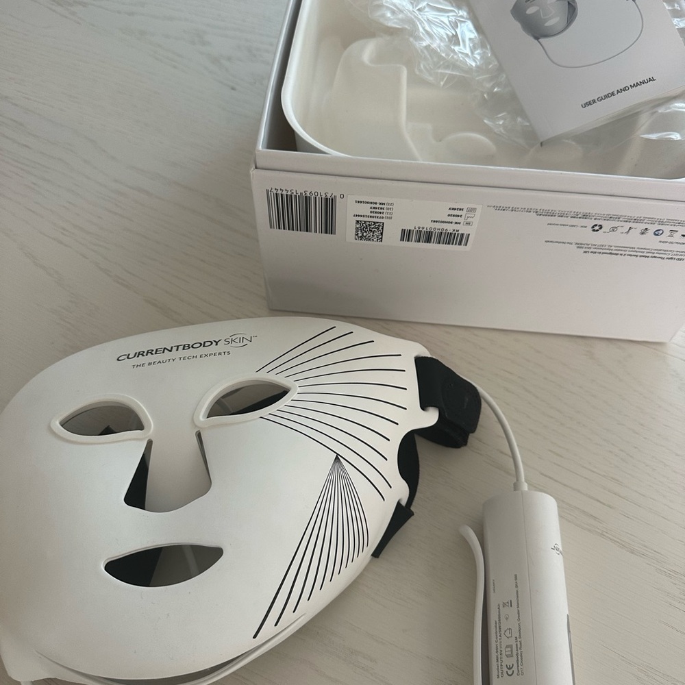 CurrentBody Skin LED Light Therapy Mask - White